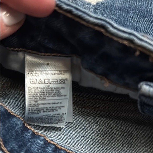 Old Navy High Rise Denim Distressed O.G. Shorts Size 8 - Picture 3 of 8